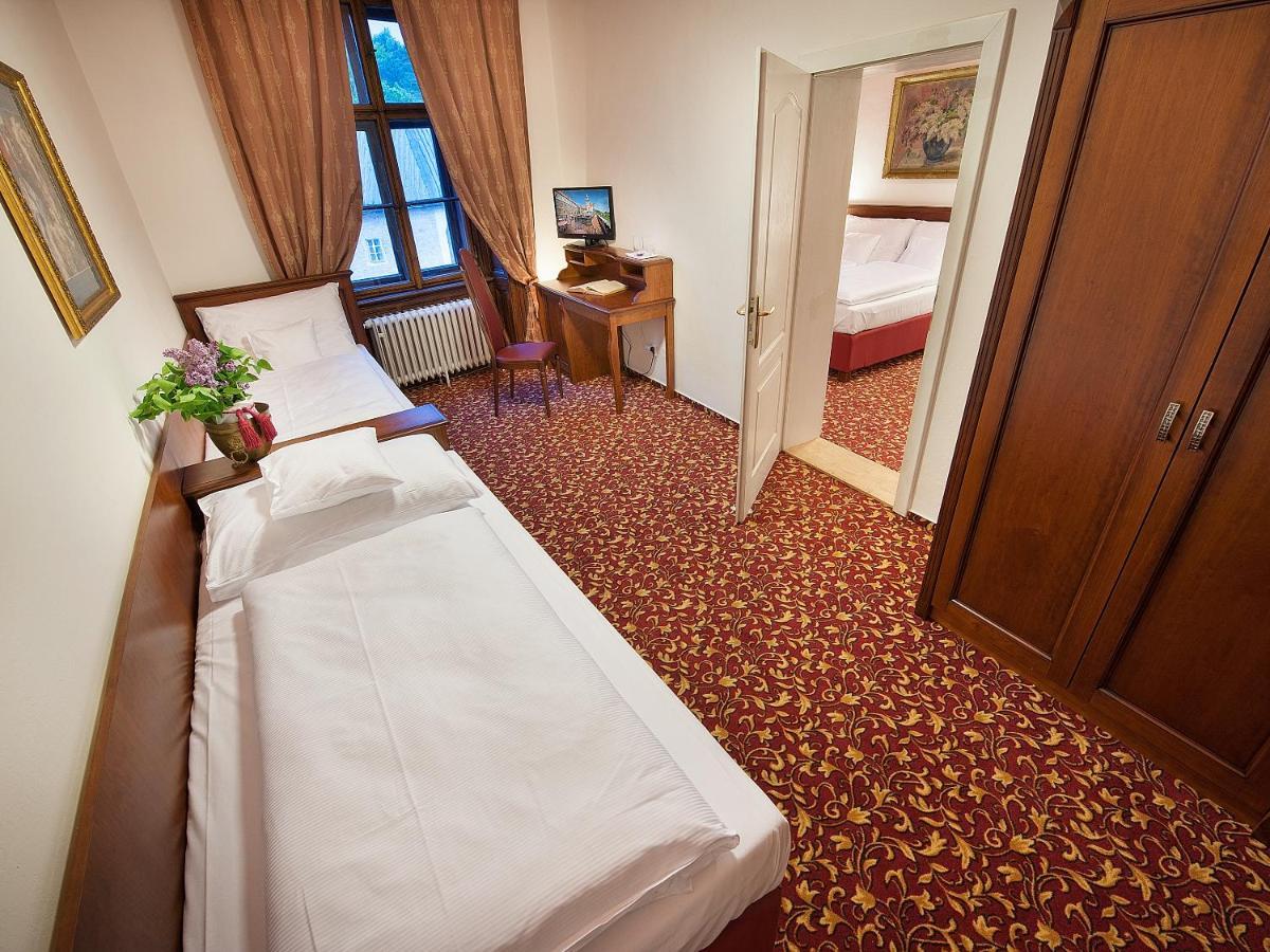 Ea Zamecky Hotel Hrubá Skála Buitenkant foto
