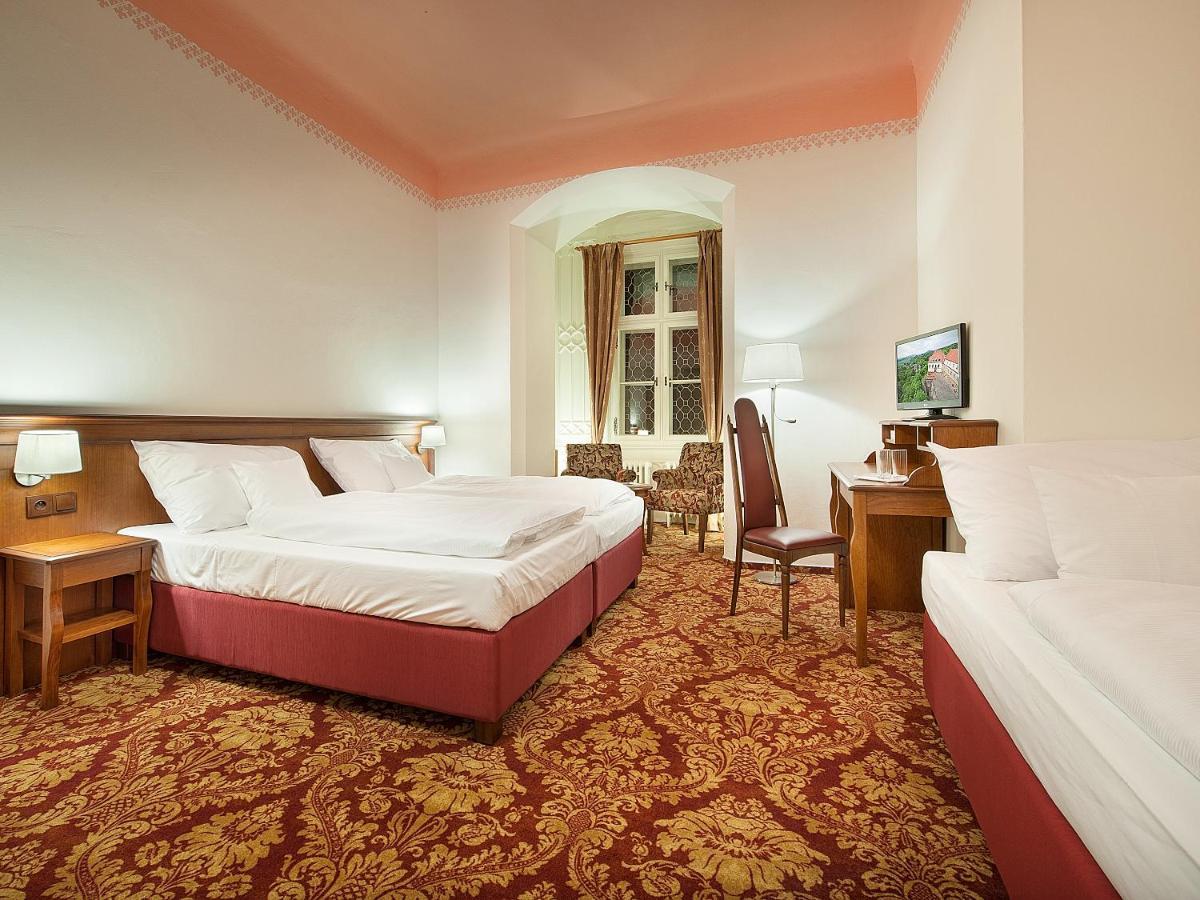 Ea Zamecky Hotel Hrubá Skála Buitenkant foto