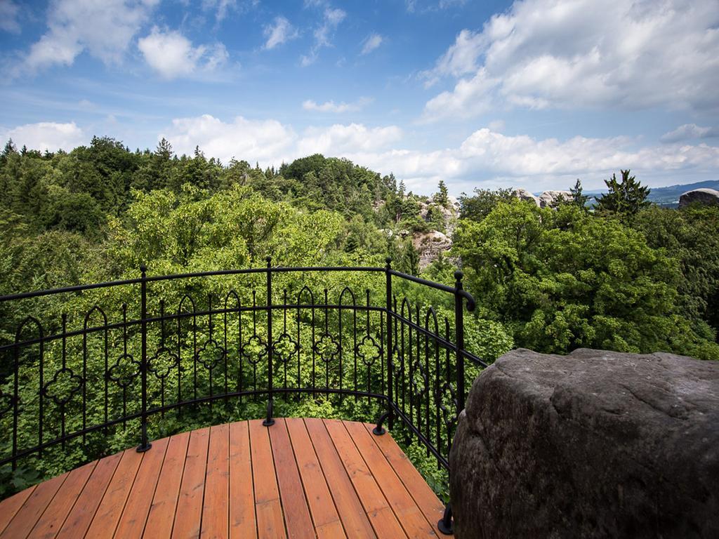 Ea Zamecky Hotel Hrubá Skála Buitenkant foto