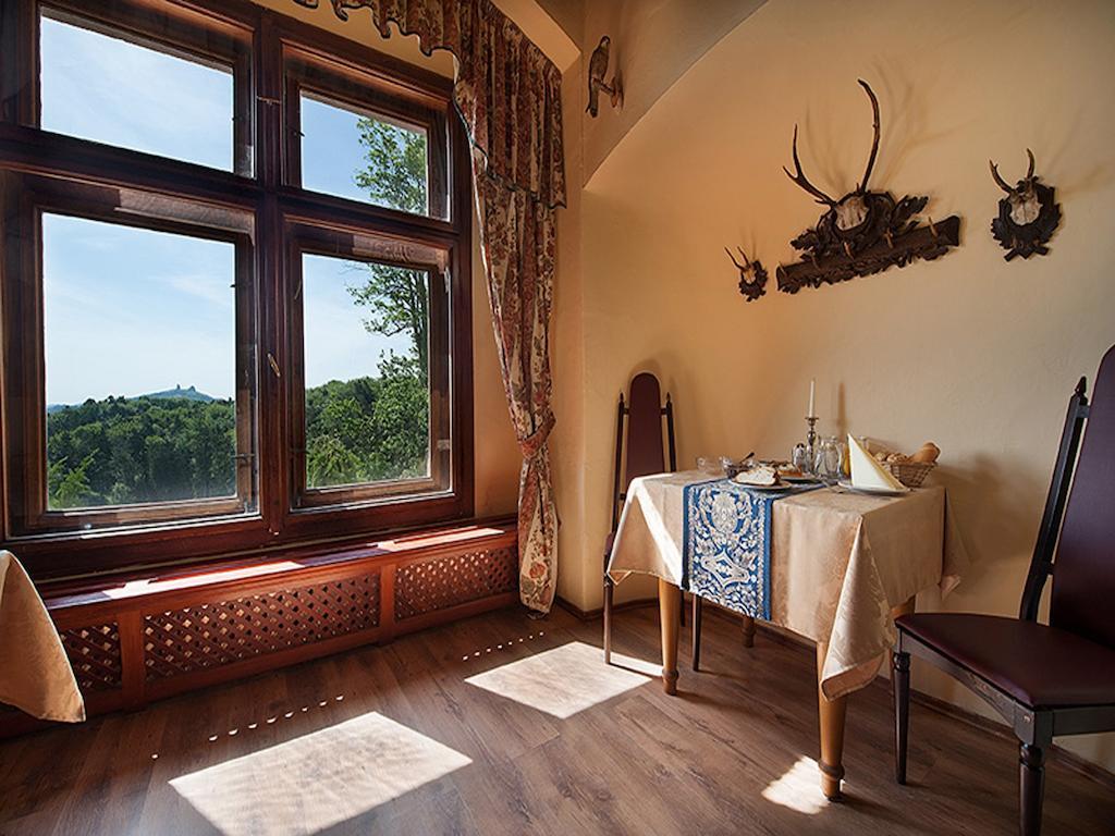 Ea Zamecky Hotel Hrubá Skála Buitenkant foto