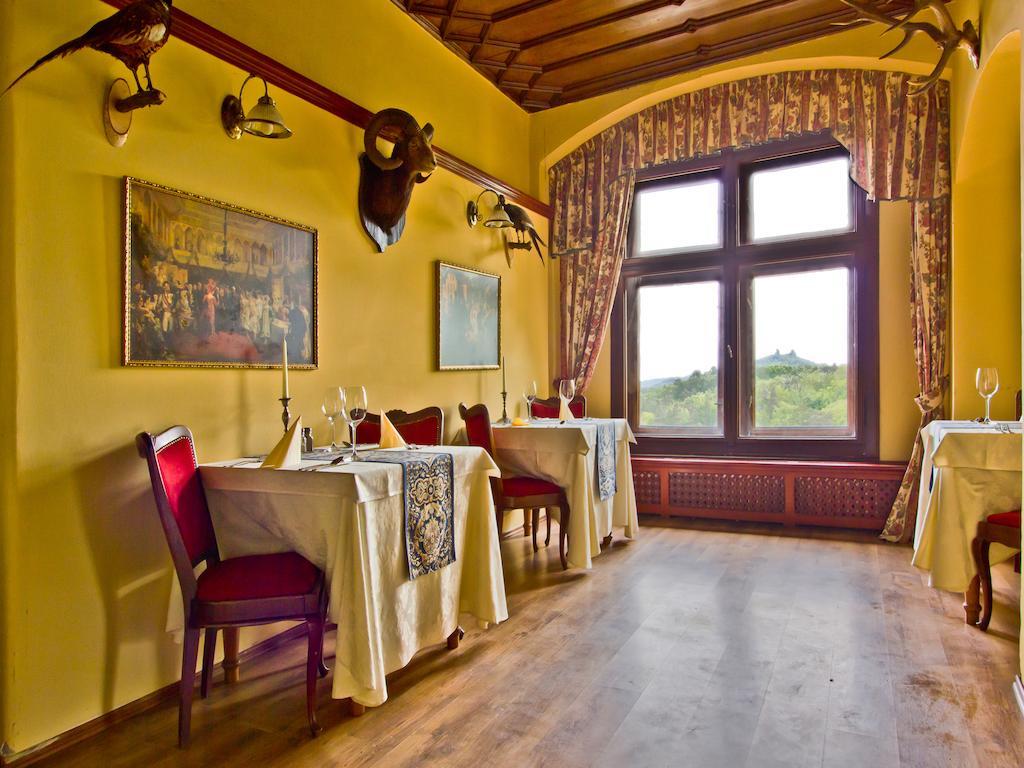 Ea Zamecky Hotel Hrubá Skála Buitenkant foto