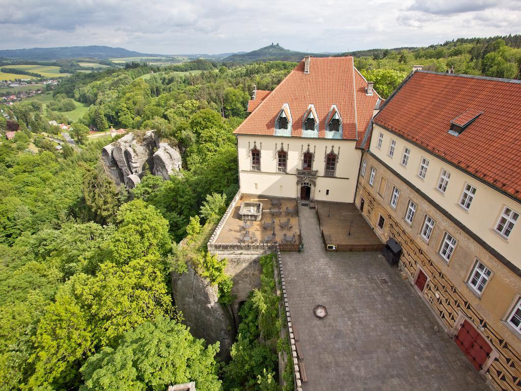 Ea Zamecky Hotel Hrubá Skála Buitenkant foto
