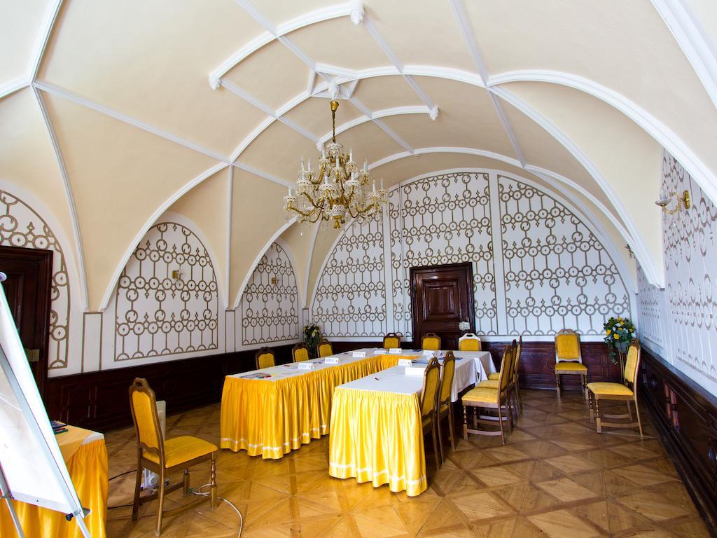 Ea Zamecky Hotel Hrubá Skála Buitenkant foto