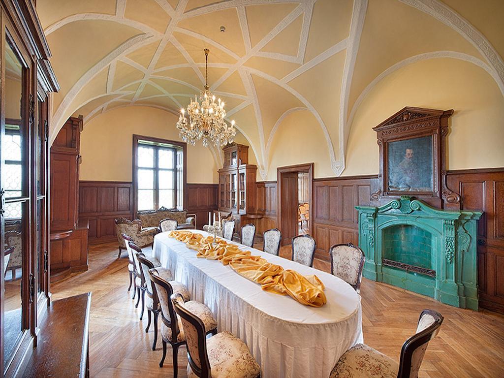 Ea Zamecky Hotel Hrubá Skála Buitenkant foto