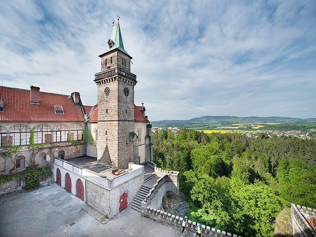 Ea Zamecky Hotel Hrubá Skála Buitenkant foto