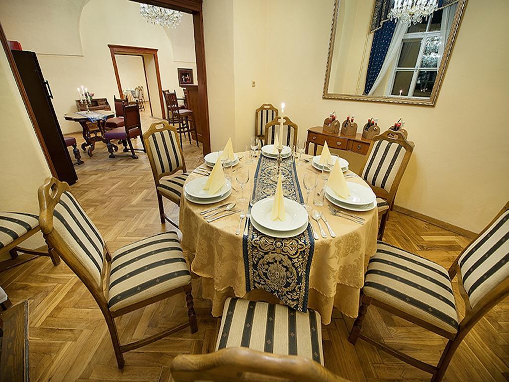 Ea Zamecky Hotel Hrubá Skála Buitenkant foto