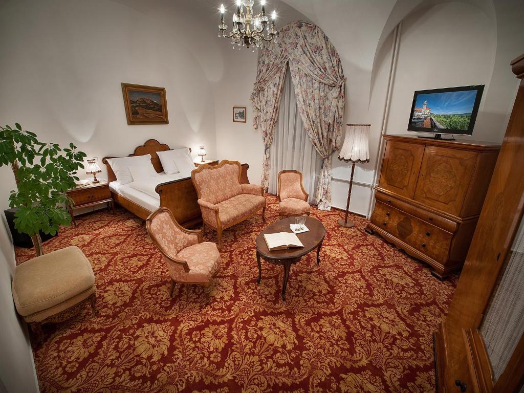 Ea Zamecky Hotel Hrubá Skála Buitenkant foto